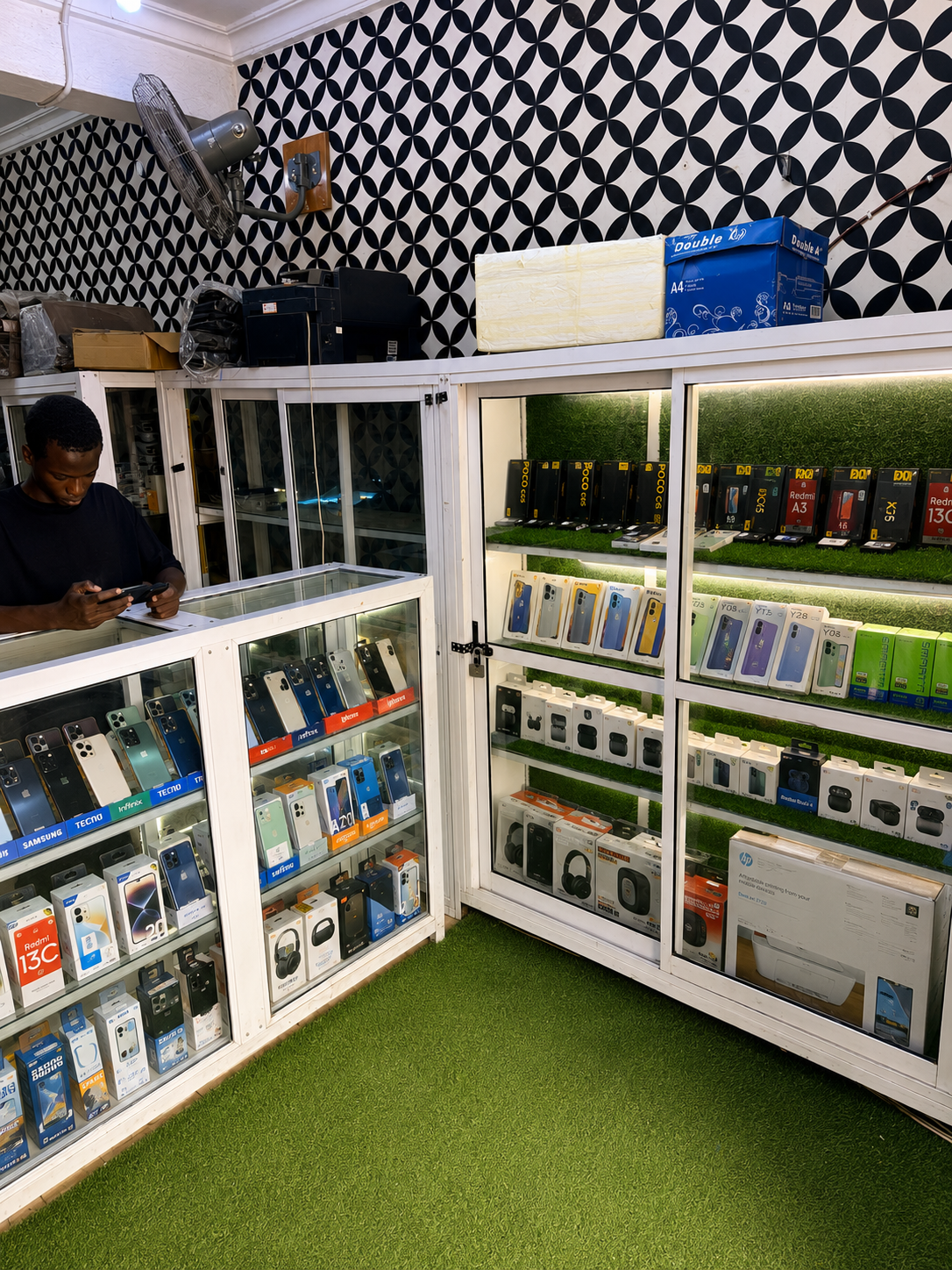Inside the Kadtech store
